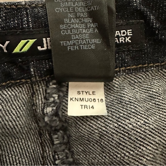 DKNY Jeans Pants Vintage Flare Dark Blue Wash Denim Raw Split Raw Hem Preppy 4 - Picture 8 of 10